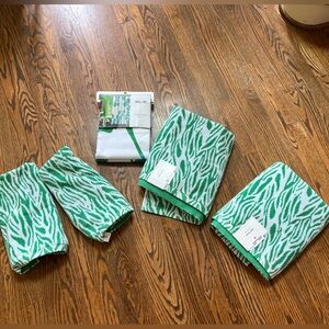 DVF Geranium Shower Curtain & Towel Set